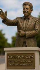 Carlos Mazón estatua