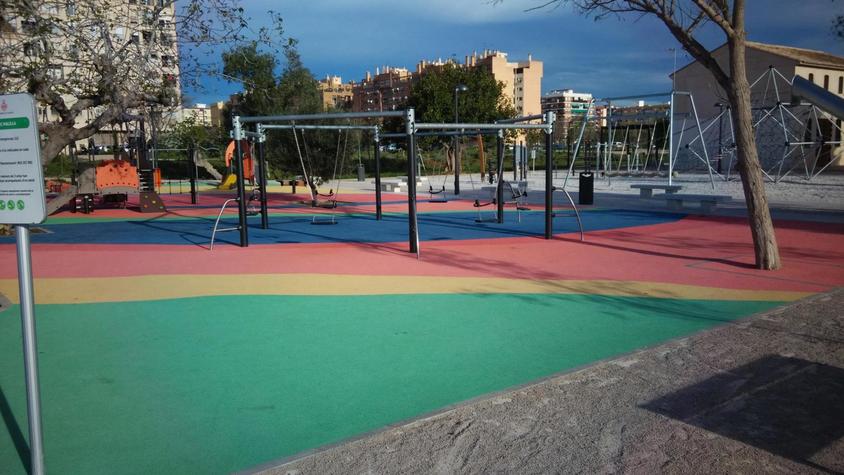 ZONA DE JUEGOS AL SOL