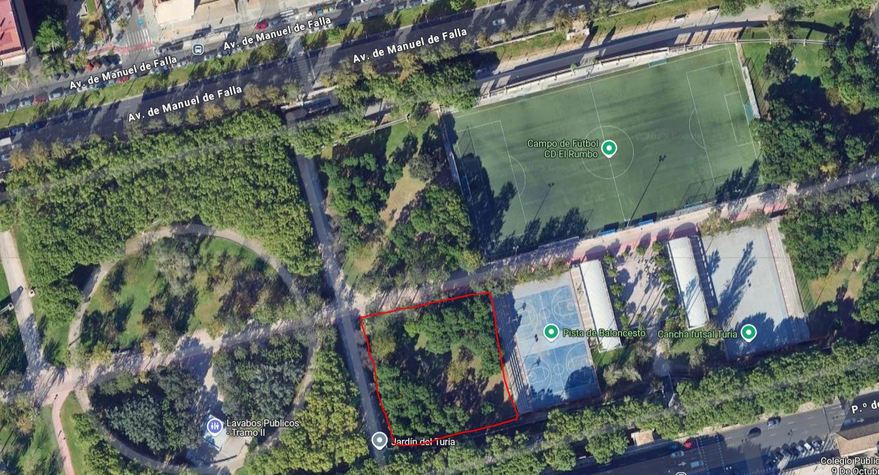 Pistas_de_tenis_cauce_del_río.JPG