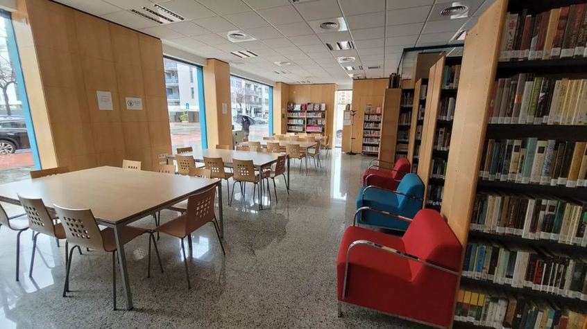 Ejemplo_biblioteca_en_planta_baja.JPG