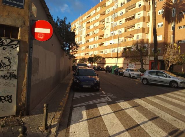 Acera INACCESIBLE