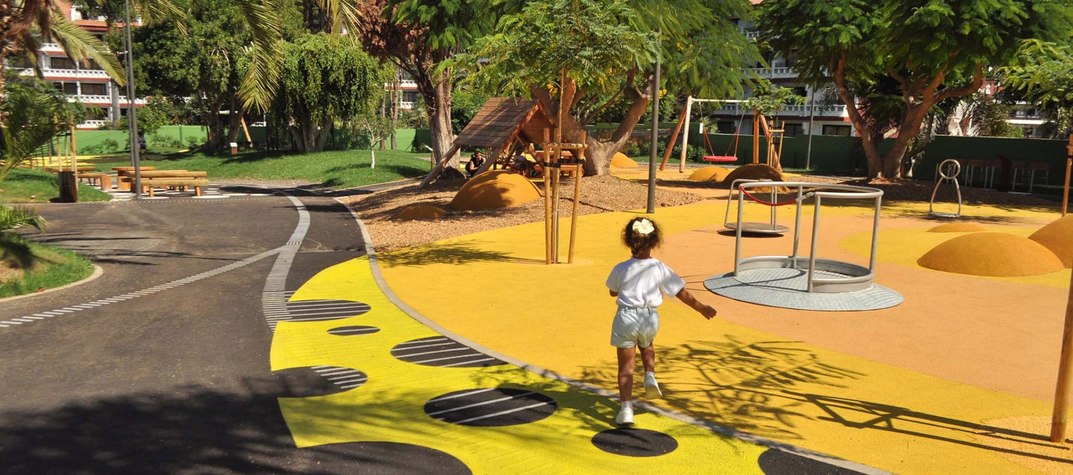 Parque infantil inclusivo