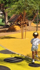 Parque infantil inclusivo