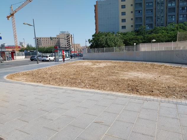 Cruce_Av_Gaspar_Aguilar-Tomás_Sala.jpg