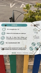 Panell informatiu en mal estat