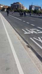 Despropósito de carril bici pintado