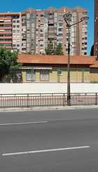 AULAS DE INFANTIL FRENTE A LA CALZADA